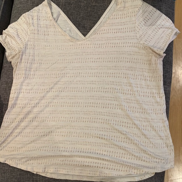 Maurices tshirt - Picture 1 of 3